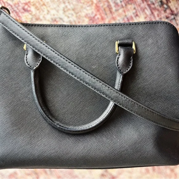 Michael Kors Savana Large Saffiano Leather Satchel. - Picture 4 of 8